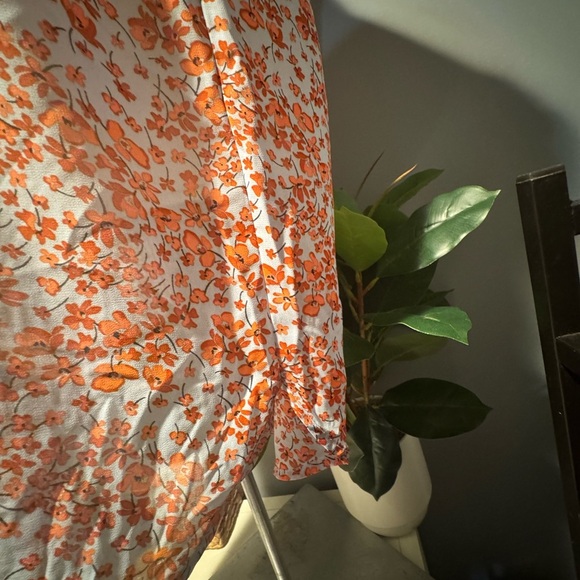 Floral Sleeveless Button-Up Top - Orange - Picture 4 of 8